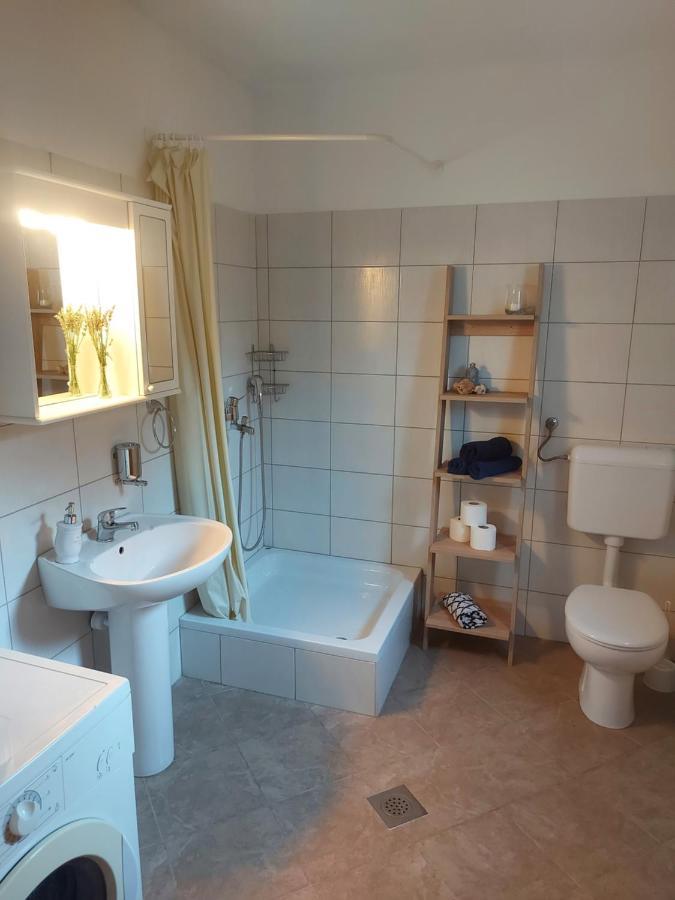 Holiday Home Pepe Banj Eksteriør bilde